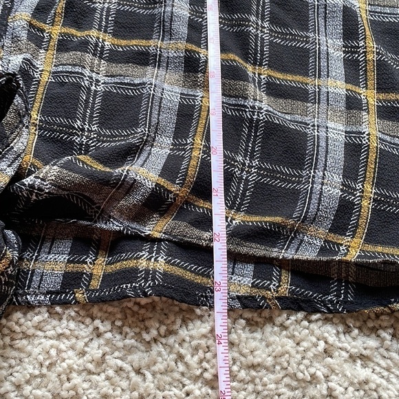 Blu Pepper Black Plaid Button Down Shirt with Tie Waist Size Medium EUC Autumn - Picture 6 of 10